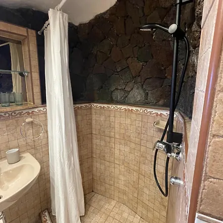 Castillo Lanzarote Sophie - Luxury -sleep In A Volcanic Cave With Heated Pool *