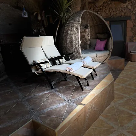 Villa Castillo Lanzarote Sophie - Luxury -sleep In A Volcanic Cave With Heated Pool *