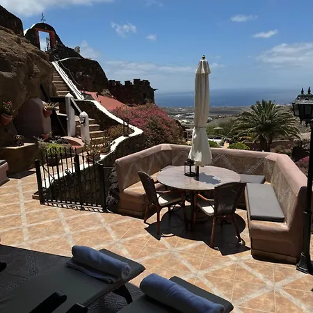 Castillo Lanzarote Sophie - Luxury -sleep In A Volcanic Cave With Heated Pool *