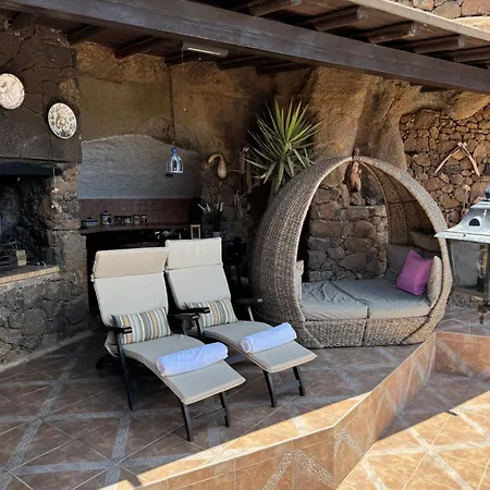 Castillo Lanzarote Sophie - Luxury -sleep In A Volcanic Cave With Heated Pool *