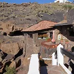 Castillo Lanzarote Sophie - Luxury -sleep In A Volcanic Cave With Heated Pool Вилла Тиас