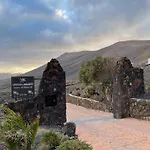 Castillo Lanzarote Sophie - Luxury -sleep In A Volcanic Cave With Heated Pool Villa Tías