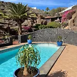 Castillo Lanzarote Sophie - Luxury -sleep In A Volcanic Cave With Heated Pool