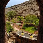 Castillo Lanzarote Sophie - Luxury -sleep In A Volcanic Cave With Heated Pool Вилла