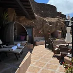 Castillo Lanzarote Sophie - Luxury -sleep In A Volcanic Cave With Heated Pool * Тиас