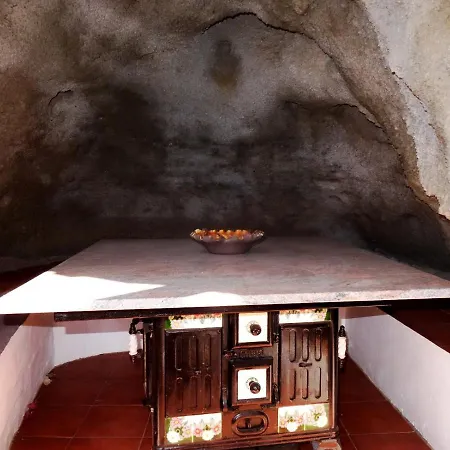 Castillo Lanzarote Sophie - Luxury -sleep In A Volcanic Cave With Heated Pool * Tias