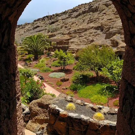 Castillo Lanzarote Sophie - Luxury -sleep In A Volcanic Cave With Heated Pool ヴィラ