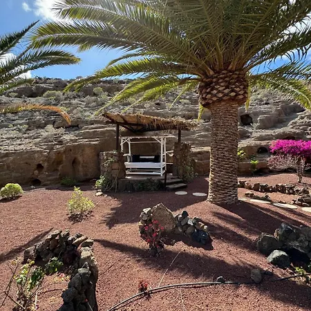 Villa Castillo Lanzarote Sophie - Luxury -sleep In A Volcanic Cave With Heated Pool