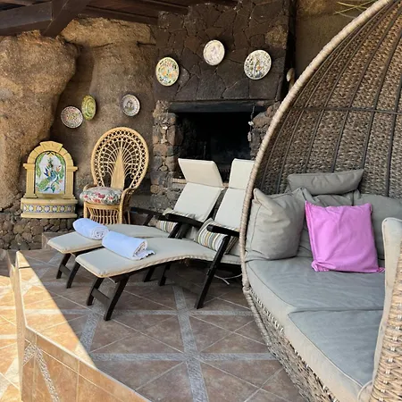 Castillo Lanzarote Sophie - Luxury -sleep In A Volcanic Cave With Heated Pool