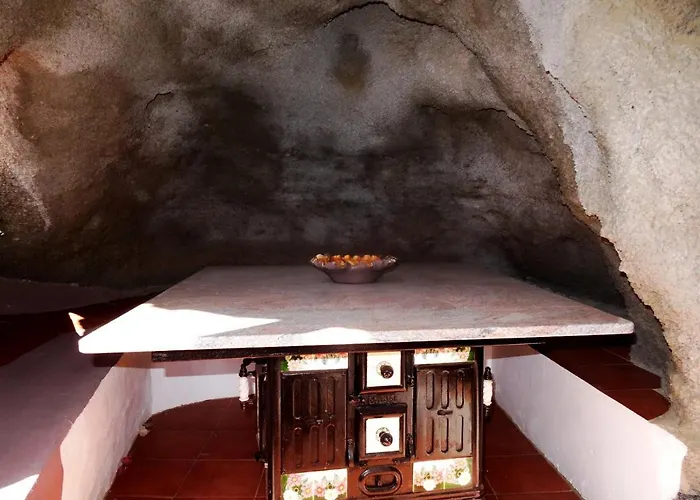 Castillo Lanzarote Sophie - Luxury -sleep In A Volcanic Cave With Heated Pool * Tías