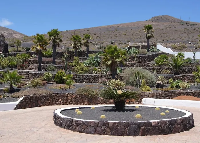 Villa Castillo Lanzarote Sophie - Luxury -sleep In A Volcanic Cave With Heated Pool