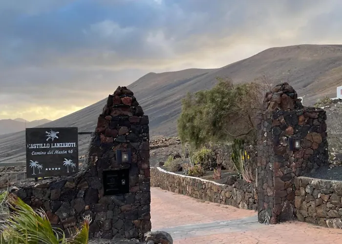 Castillo Lanzarote Sophie - Luxury -sleep In A Volcanic Cave With Heated Pool Villa Tías