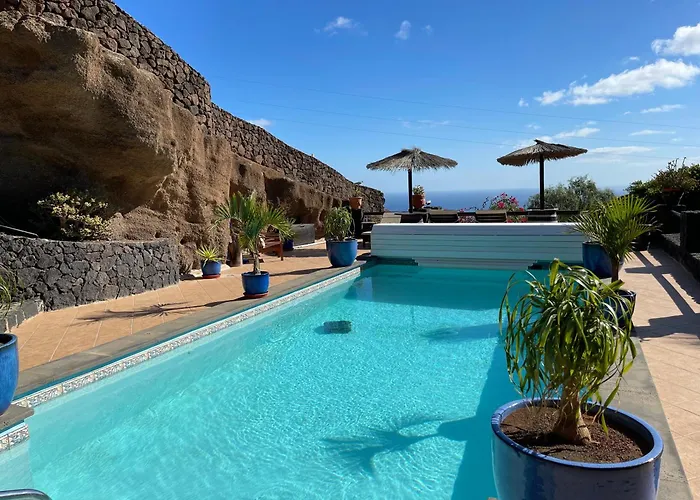Castillo Lanzarote Sophie - Luxury -sleep In A Volcanic Cave With Heated Pool