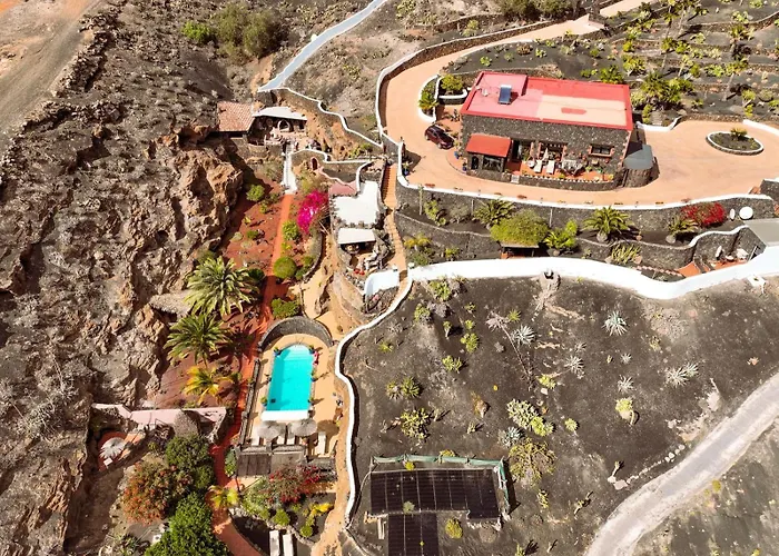 Villa Castillo Lanzarote Sophie - Luxury -sleep In A Volcanic Cave With Heated Pool Tías