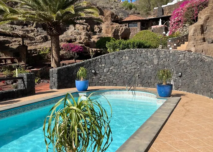 Villa Castillo Lanzarote Sophie - Luxury -sleep In A Volcanic Cave With Heated Pool Tías
