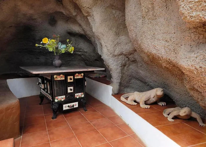 Castillo Lanzarote Sophie - Luxury -sleep In A Volcanic Cave With Heated Pool * Tías