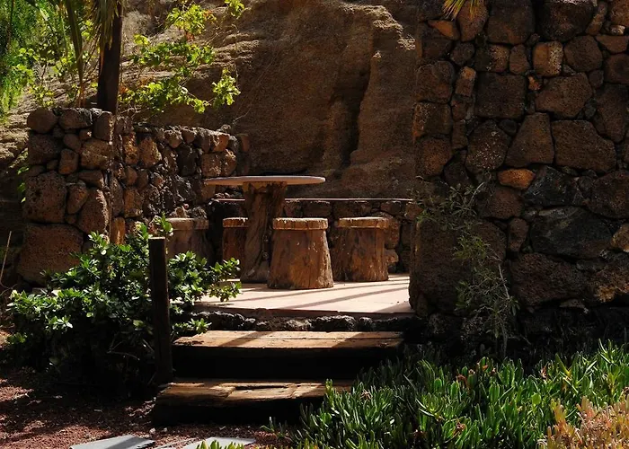 Castillo Lanzarote Sophie - Luxury -sleep In A Volcanic Cave With Heated Pool Tías