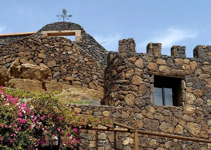 Castillo Lanzarote Sophie - Luxury -sleep In A Volcanic Cave With Heated Pool * Tías