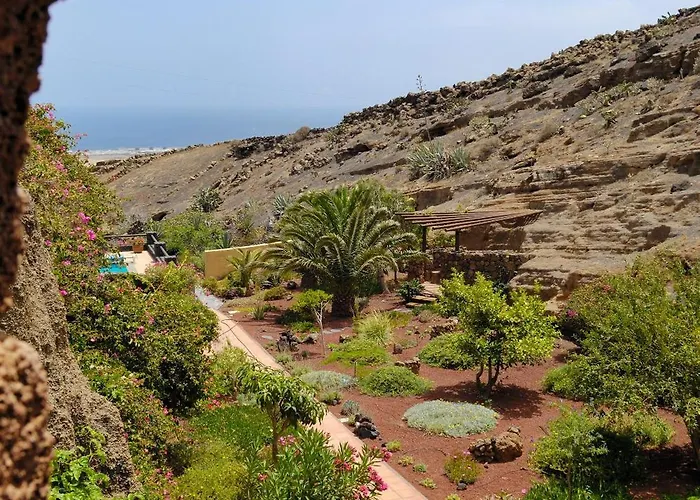 Villa Castillo Lanzarote Sophie - Luxury -sleep In A Volcanic Cave With Heated Pool *