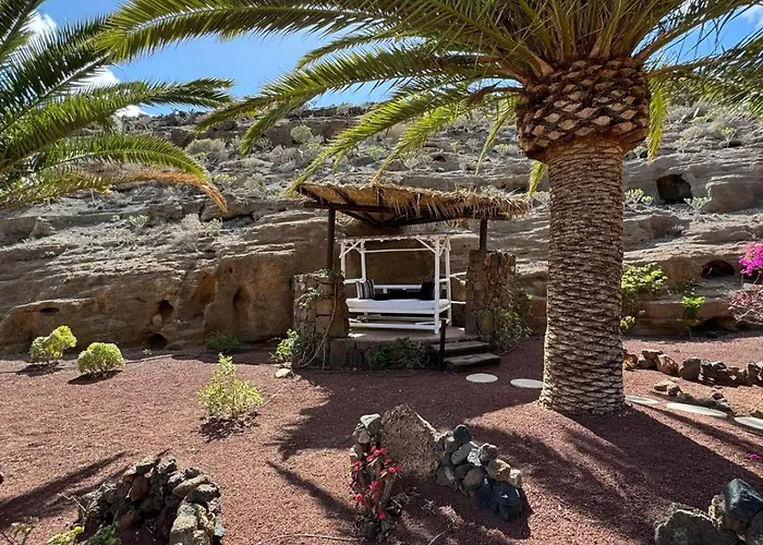 Castillo Lanzarote Sophie - Luxury -sleep In A Volcanic Cave With Heated Pool Tías