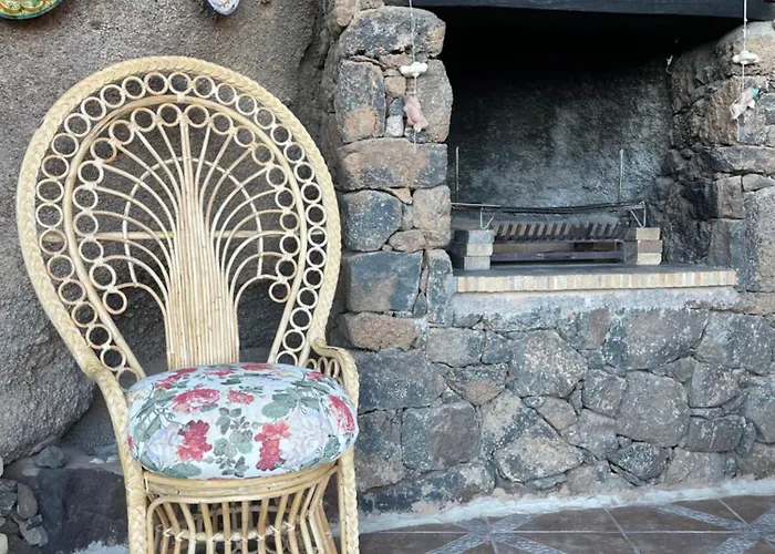 Castillo Lanzarote Sophie - Luxury -sleep In A Volcanic Cave With Heated Pool * Tías