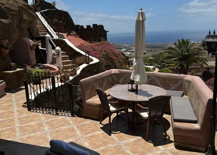 Castillo Lanzarote Sophie - Luxury -sleep In A Volcanic Cave With Heated Pool *