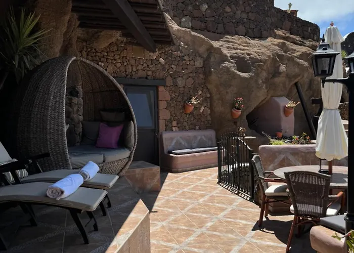 Castillo Lanzarote Sophie - Luxury -sleep In A Volcanic Cave With Heated Pool * Tías