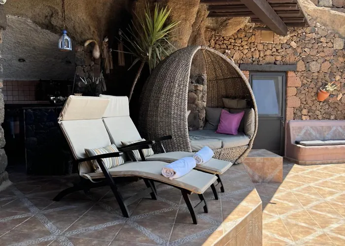 Villa Castillo Lanzarote Sophie - Luxury -sleep In A Volcanic Cave With Heated Pool