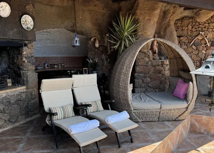 Castillo Lanzarote Sophie - Luxury -sleep In A Volcanic Cave With Heated Pool *