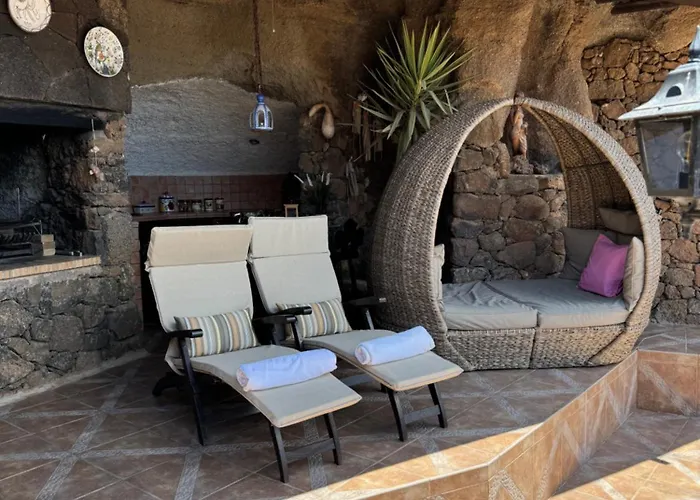 Castillo Lanzarote Sophie - Luxury -sleep In A Volcanic Cave With Heated Pool * Tías