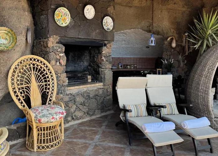 Castillo Lanzarote Sophie - Luxury -sleep In A Volcanic Cave With Heated Pool * Tías