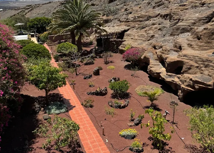 Villa Castillo Lanzarote Sophie - Luxury -sleep In A Volcanic Cave With Heated Pool