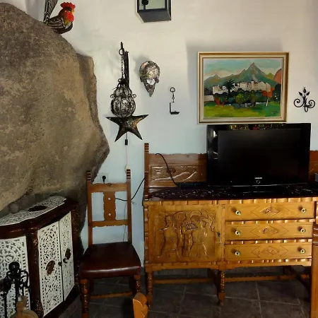 Castillo Lanzarote Sophie - Luxury -sleep In A Volcanic Cave With Heated Pool