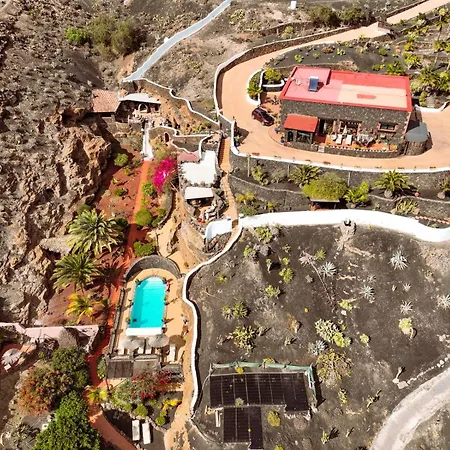 빌라 Castillo Lanzarote Sophie - Luxury -sleep In A Volcanic Cave With Heated Pool 티아즈