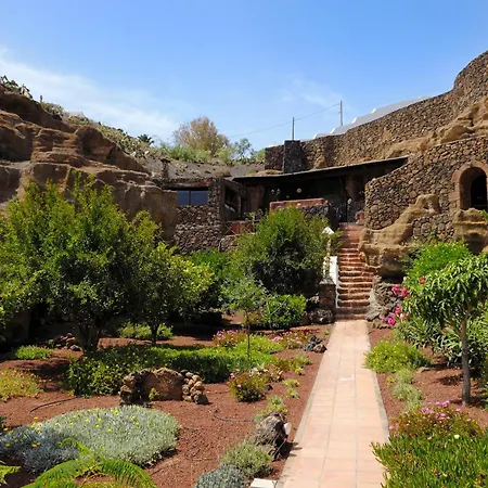 Castillo Lanzarote Sophie - Luxury -sleep In A Volcanic Cave With Heated Pool *